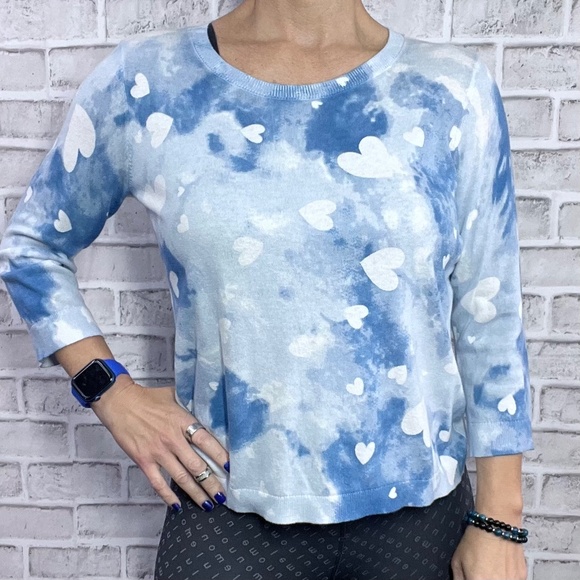 |•CHARLIE B•| Blue & White Hearts Top Size Small - Picture 1 of 10